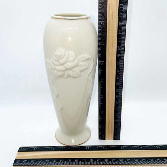 Lenox Fine China Rose Blossom Bud Vase, 24K Gold Trim, Classic Ivory 7.25”H, EUC - Picture 6 of 8